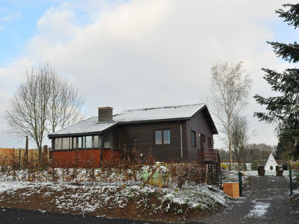 Arbre Dresse Villa Somme-Leuze Ruang foto